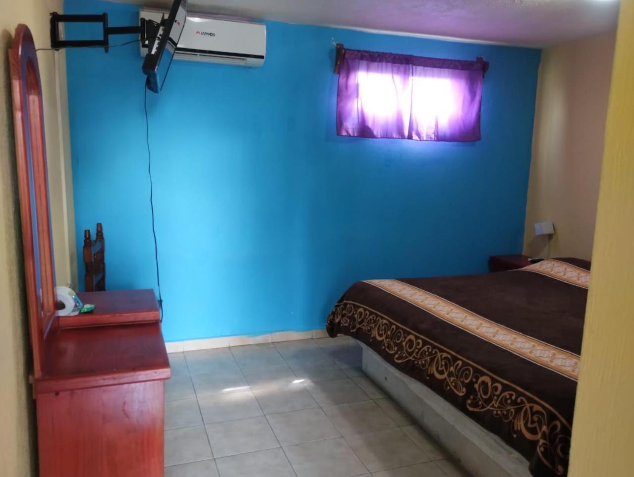 Vicencio Hotel *
